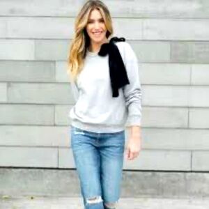 FRAME NWT Small bow crewneck gray sweatshirt